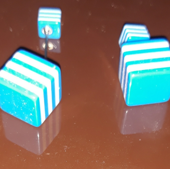 Blue and white striped post earrings - Picture 2 of 3